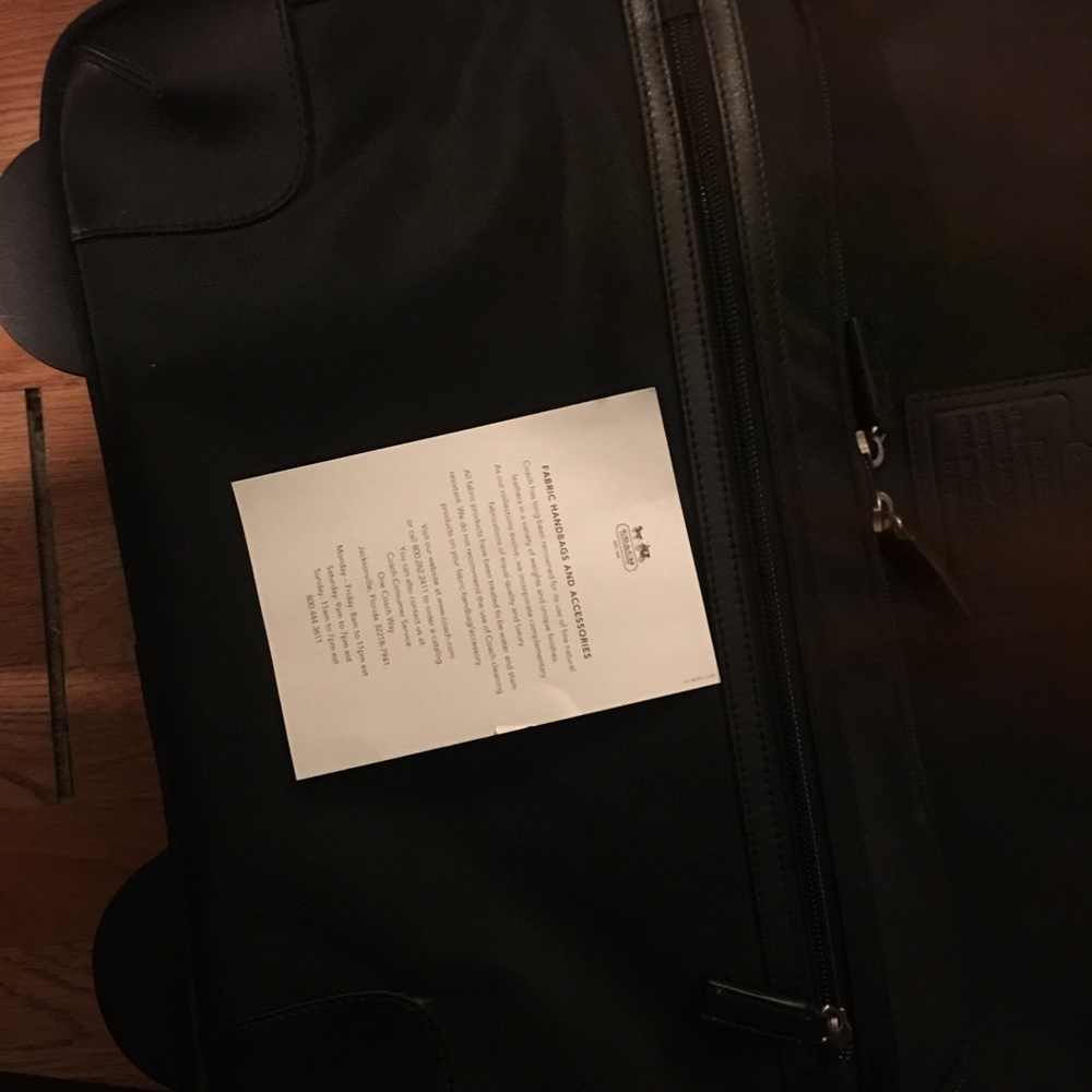 Coach carry-on luggage - Picture 2 of 4